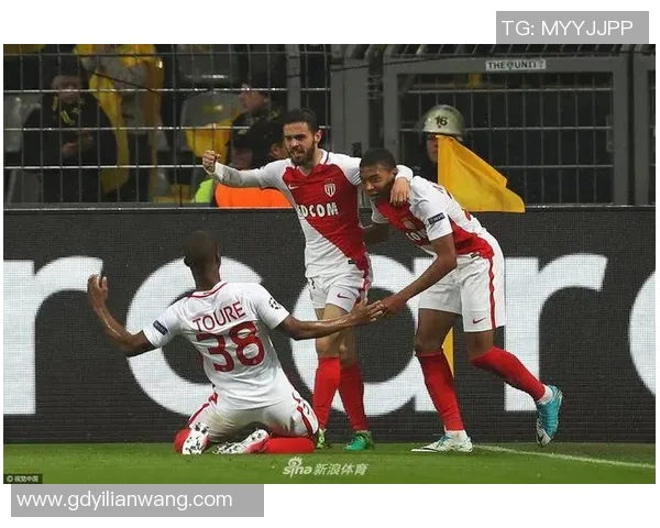 欧冠激战:多特蒙德与波尔图互交白卷神扑瞬间成比赛焦点 欧冠激战:多特蒙德与波尔图互交白卷神扑瞬间成比赛焦点