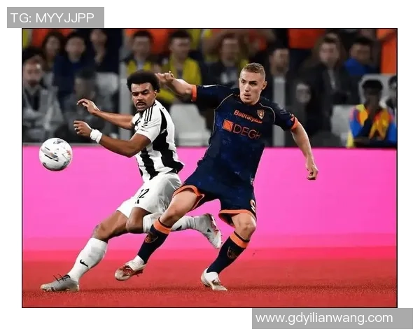 世界杯精彩对决AC米兰大胜曼城五球狂潮引爆全场激情时刻