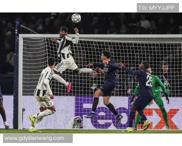 欧冠激战：巴黎圣日耳曼与多特蒙德战成平局红牌事件引发全场热议