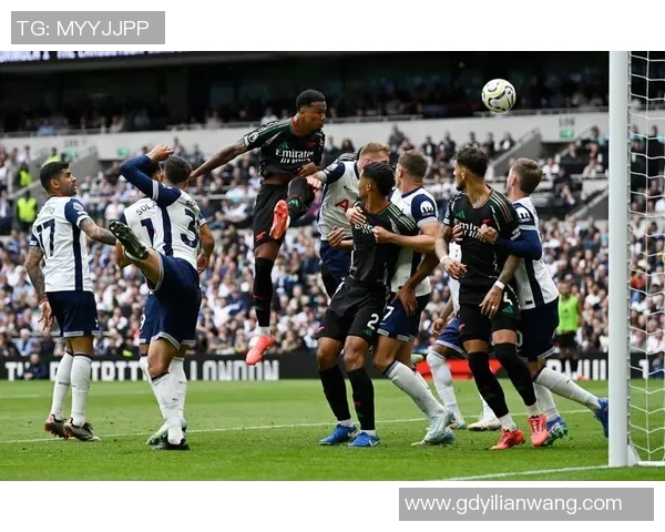 热刺友谊赛大胜阿森纳红牌事件引发全场热议与数据分析