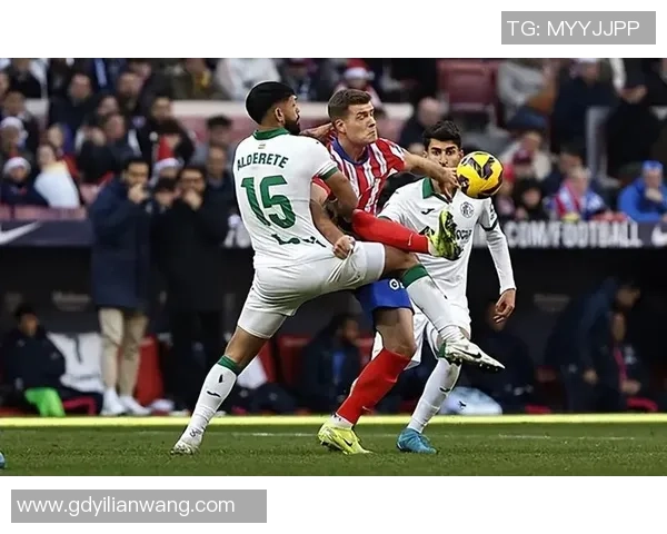 意甲大战：马竞强势3-0击败巴萨全场沸腾瞬间回顾