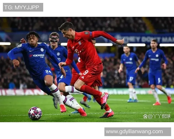 欧冠大战拜仁大胜切尔西五球狂潮引发转会风波与热议 欧冠大战拜仁大胜切尔西五球狂潮引发转会风波与热议