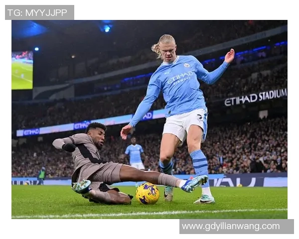 热刺逆转曼城2-1引发争议判罚全场沸腾世界杯精彩瞬间回顾